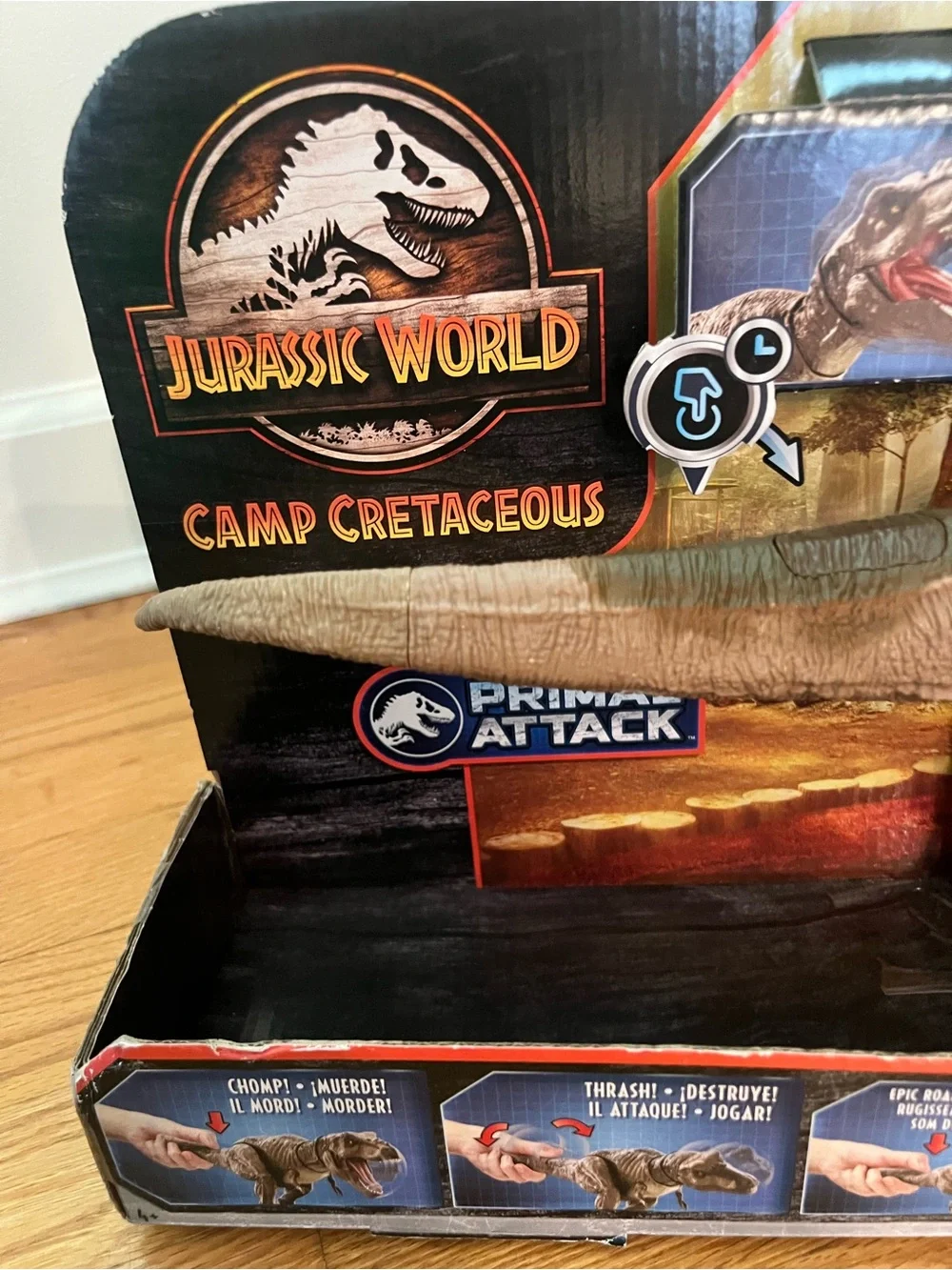 Jurassic World Camp Cretaceous Epic Roarin' Tyrannosaurus Rex dinosaur